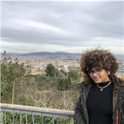 Hola! Me llamo Zaro, soynativa hablante del idioma español. He trabajo reforzando clases de español con extranjeros. Me gusta ayudar a los alumnos y motivarlos de formas creativas donde deban utilizar un español del día a día o a nivel profesional